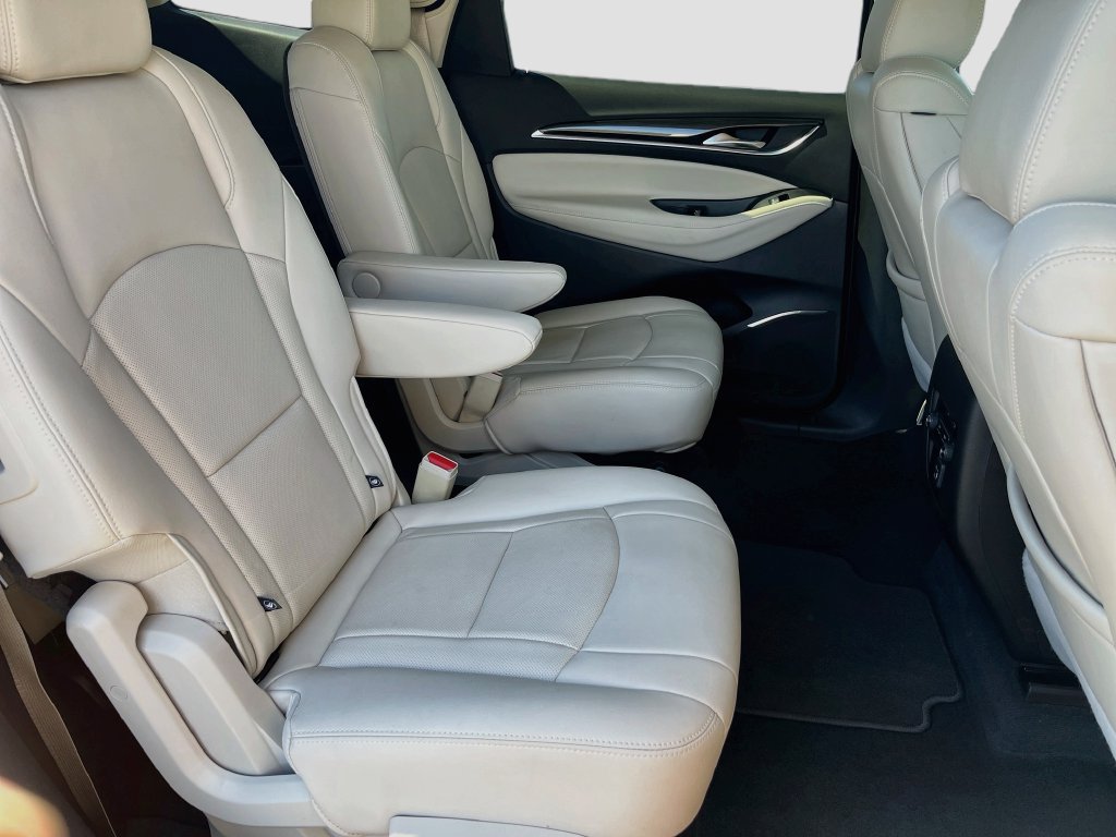 Used 2022 Buick Enclave Essence FWD image 27
