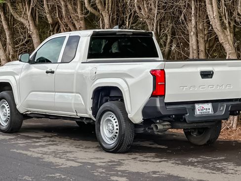 Used 2024 Toyota Tacoma SR RWD image 5