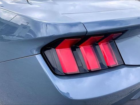Used 2025 Ford Mustang Coupe RWD image 27