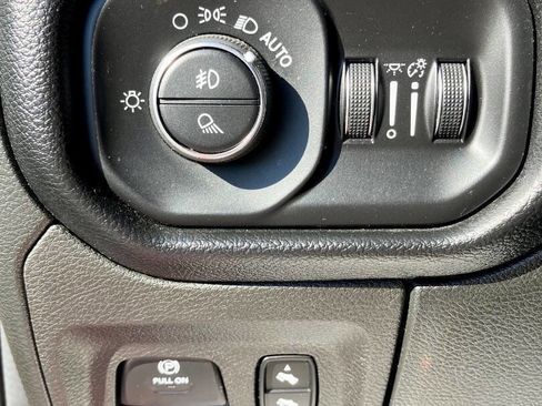 Used 2019 RAM 1500 Big Horn image 11