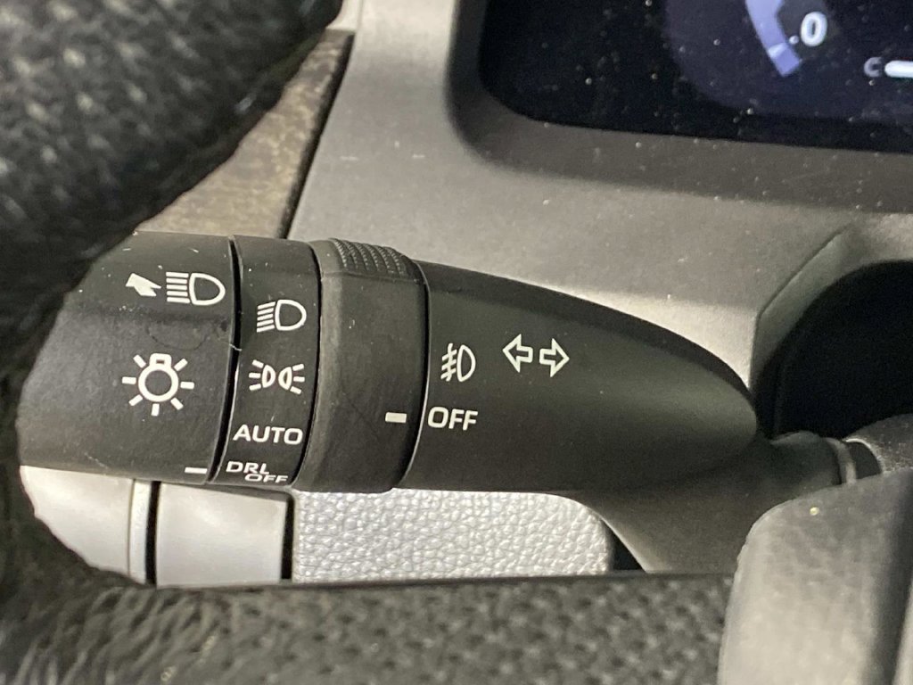 Used 2025 Toyota Tacoma Limited AWD/4WD image 19