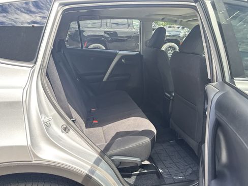 Used 2016 Toyota RAV4 XLE AWD/4WD image 10
