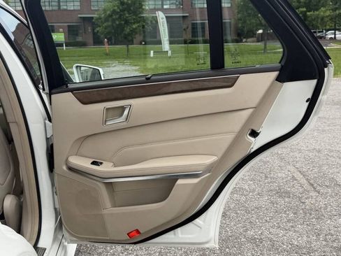 Used 2014 Mercedes-Benz E 350 4MATIC Wagon image 20