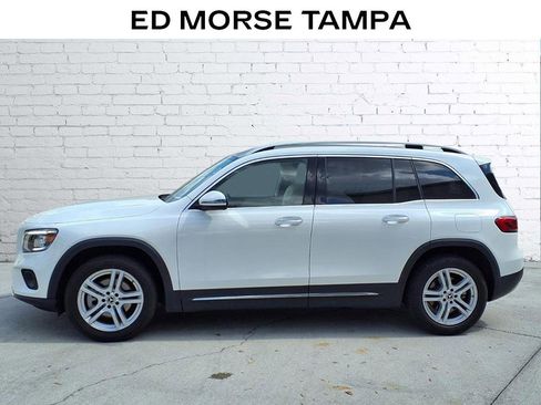 Used 2022 Mercedes-Benz GLB 250 4MATIC image 2