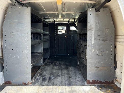 Used 2006 Ford E-250 and Econoline 250 RWD image 10