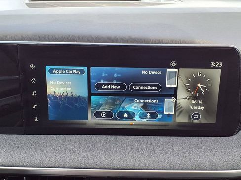 Used 2025 Nissan Kicks SV FWD image 19