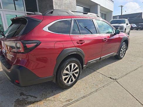 Used 2025 Subaru Outback Premium image 36