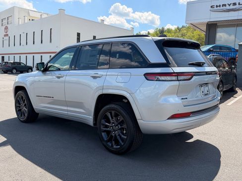 New 2026 Jeep Grand Cherokee Limited AWD/4WD image 4