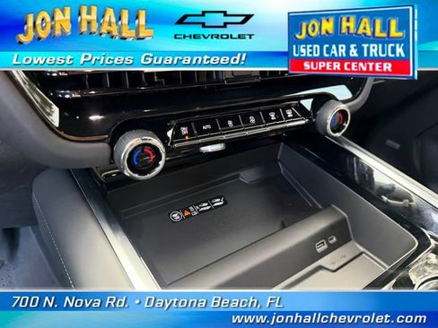 Used 2026 Chevrolet Suburban Premier w/ Sun And Tow Package AWD/4WD image 27