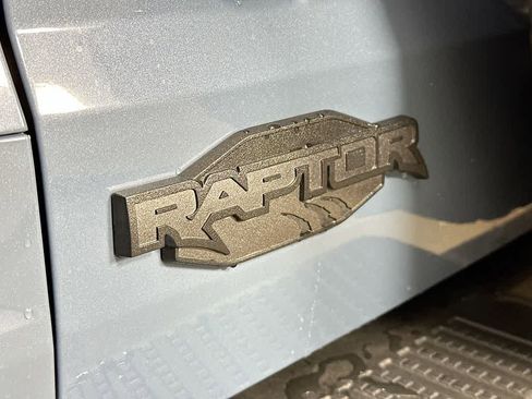 Certified 2025 Ford Bronco Raptor w/ Interior Carbon Fiber Pack AWD/4WD image 7