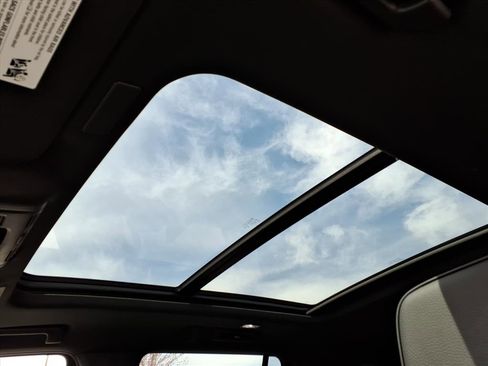 New 2026 GMC Yukon Denali w/ Advanced Technology Package image 5