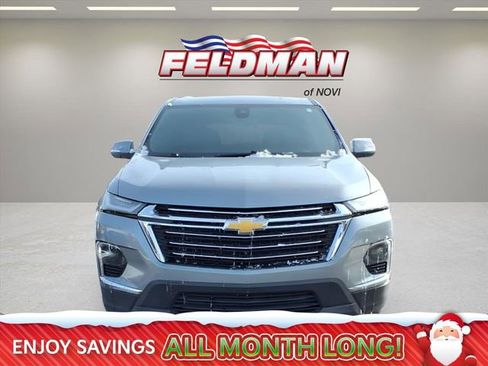 Used 2023 Chevrolet Traverse LT w/ Rear Camera Mirror Package image 9