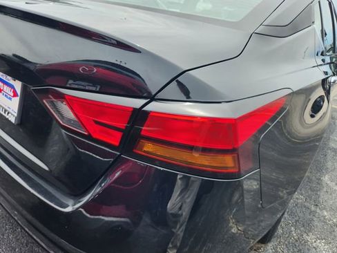 Used 2025 Nissan Altima 2.5 SV FWD image 5