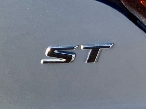 Used 2023 Buick Encore GX Select w/ Sport Touring Package image 18