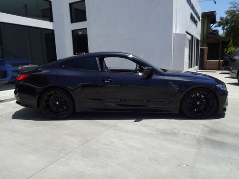 Used 2021 BMW M4 Competition w/ Executive Package RWD image 8