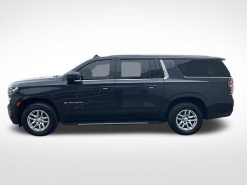Used 2022 Chevrolet Suburban LT w/ Luxury Package AWD/4WD image 13