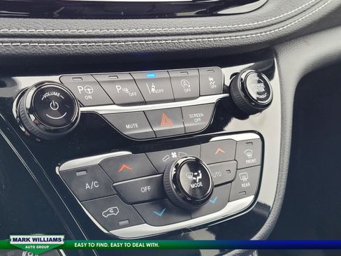 Used 2022 Chrysler Pacifica Limited w/ S Appearance Package image 16