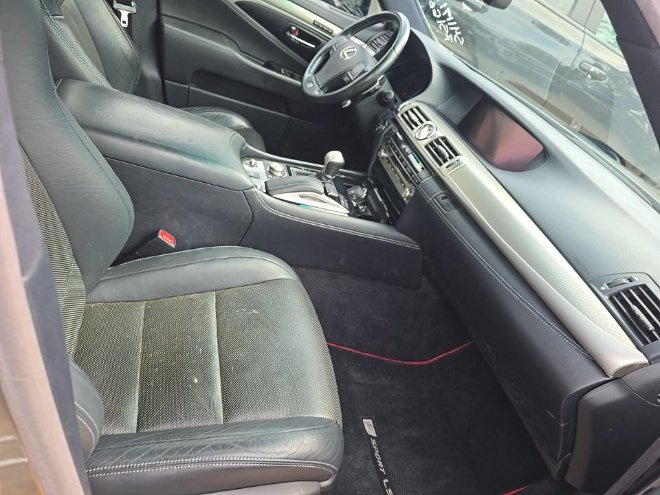 Used 2017 Lexus LS 460 F Sport RWD image 12