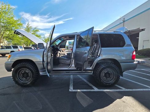 Used 2004 Lexus LX 470 4WD image 23