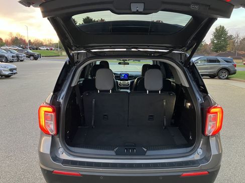 Used 2023 Ford Explorer XLT w/ Equipment Group 202A image 17