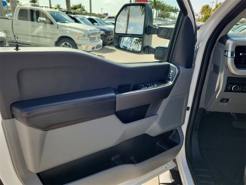 Used 2025 Ford F250 XLT image 25