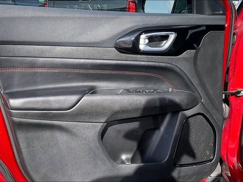 Used 2025 Jeep Compass Trailhawk AWD/4WD image 18