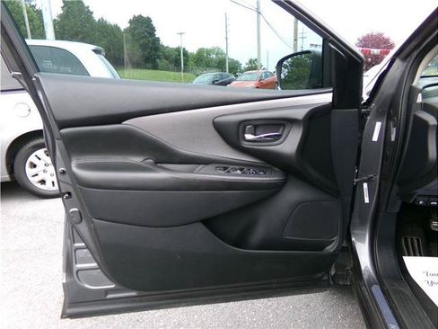 Used 2019 Nissan Murano S AWD/4WD image 2