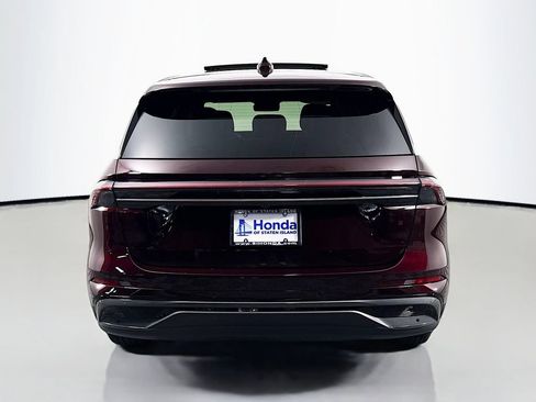 Used 2025 Lincoln Nautilus Premier w/ Equipment Group 102A AWD/4WD image 6