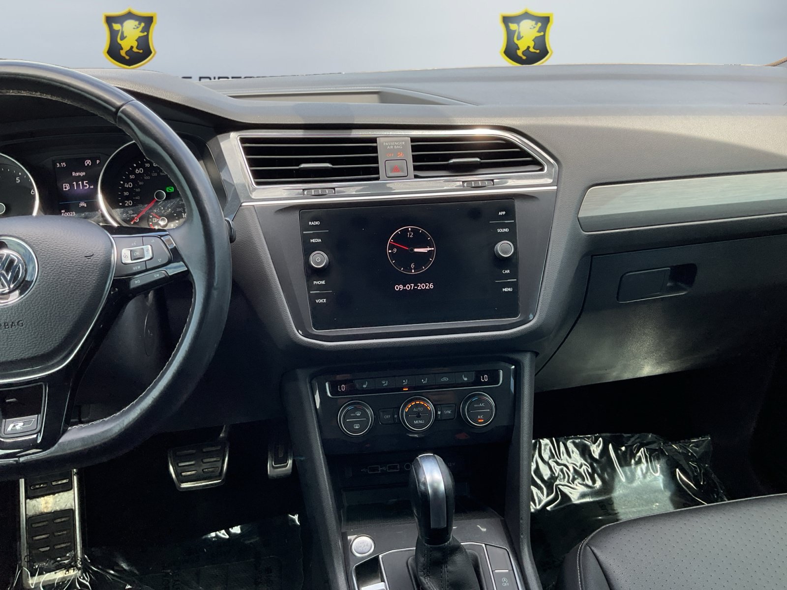 Used 2020 Volkswagen Tiguan SE R-Line FWD image 13