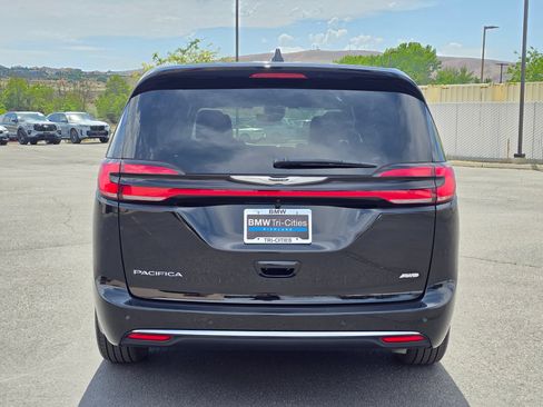 Used 2026 Chrysler Pacifica Select AWD/4WD image 35