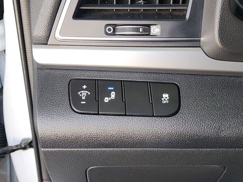 Used 2018 Hyundai Elantra SEL FWD image 24