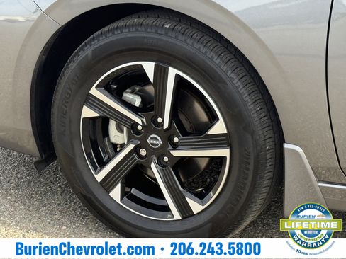 Used 2024 Nissan Sentra SV image 31