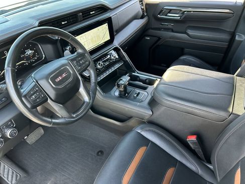 Used 2023 GMC Sierra 1500 AT4 w/ Technology Package AWD/4WD image 10