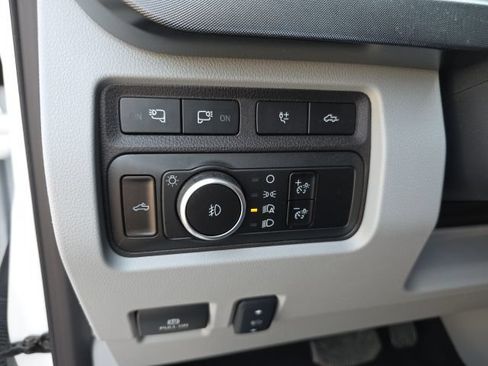 Used 2024 Ford F450 Limited w/ FX4 Off-Road Package AWD/4WD image 37