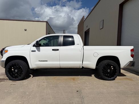 Used 2015 Toyota Tundra SR5 RWD image 4