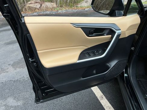 Used 2025 Toyota RAV4 LE image 11