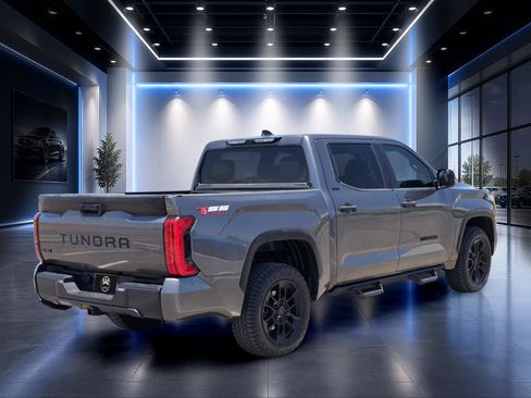 Used 2022 Toyota Tundra SR5 AWD/4WD image 4