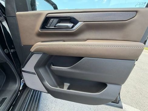 New 2026 GMC Yukon XL Denali Ultimate w/ LPO, Floor Liner Package AWD/4WD image 23