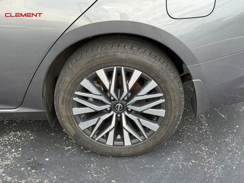 Used 2023 Nissan Altima 2.5 SV AWD/4WD image 4