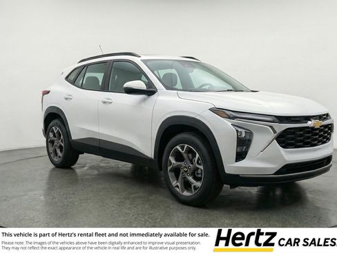 Used 2025 Chevrolet Trax LT w/ LT Convenience Package FWD image 1