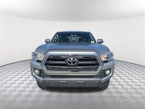 Used 2016 Toyota Tacoma SR5 w/ SR5 Appearance Package (SN) image 2