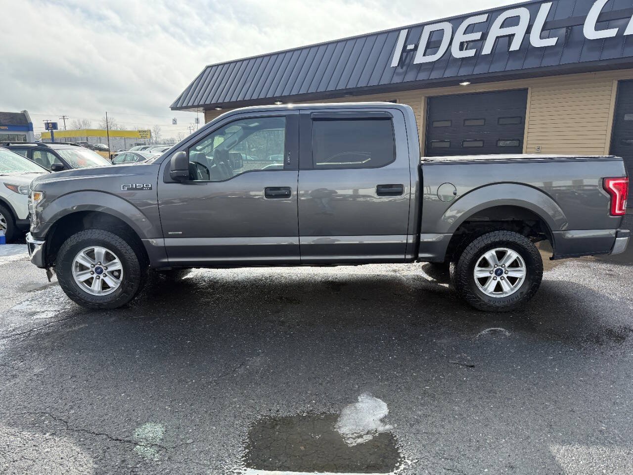 Used 2017 Ford F150 XLT AWD/4WD image 8
