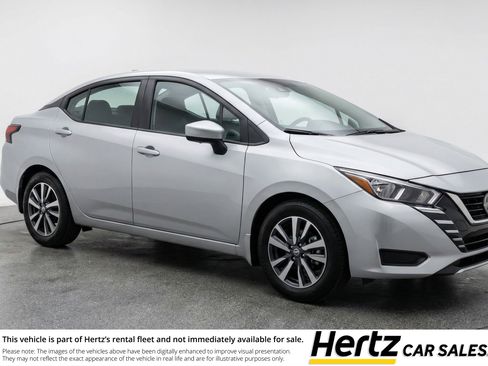 Used 2025 Nissan Versa SV image 1