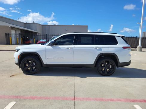 New 2025 Jeep Grand Cherokee L Limited w/ Black Appearance Package image 2