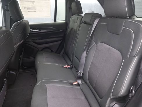 New 2026 Jeep Grand Cherokee Laredo image 23