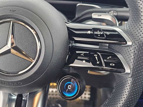 Certified 2025 Mercedes-Benz GLB 35 AMG 4MATIC image 30