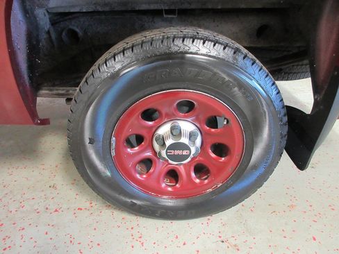 Used 2013 GMC Sierra 1500 W/T image 24