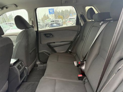 Used 2023 Nissan Rogue S image 17