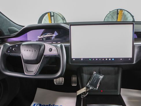 Used 2022 Tesla Model S Plaid image 17