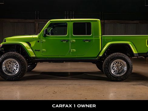 Used 2025 Jeep Gladiator Sport AWD/4WD image 5